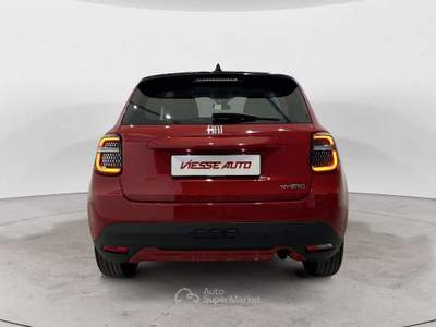 Fiat 600 600 IV 2023 1.2 hybrid Business 110cv auto SOLO 6000KM Rosso usata Milano