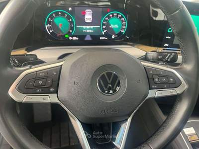 Volkswagen Golf Golf VIII 2020 1.0 etsi evo Life 110cv dsg Bianco usata Bari