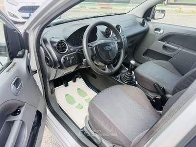 Ford Fiesta 1.2 16v Ghia neopatentati Grigio usata Villadose