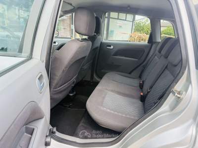 Ford Fiesta 1.2 16v Ghia neopatentati Grigio usata Villadose