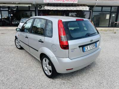 Ford Fiesta 1.2 16v Ghia neopatentati Grigio usata Villadose
