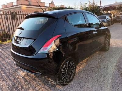 Lancia Ypsilon 1200 ECOCHIC GOLD GPL 69CV 5P PDC CERCHI ITALIA Blu/Azzurro usata Vetralla