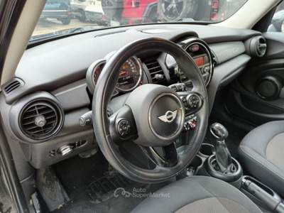 MINI Cooper 1500 5 PORTE 116CV AUTOM. PDC "16 CLIMAUTO ITALIA Nero usata Vetralla