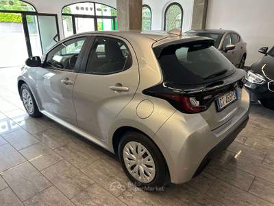 Toyota Yaris 2024 1.5h Active Grigio usata Caravaggio