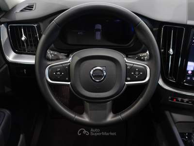 Volvo XC60 (d) AWD automatico Momentum Grigio usata Brescia