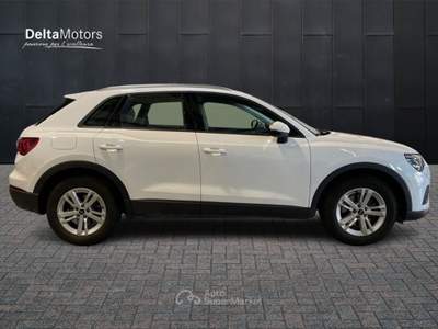 Audi Q3  - q3 35 1.5 tfsi business s-tronic Bianco usata Ancona