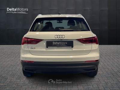 Audi Q3  - q3 35 1.5 tfsi business s-tronic Bianco usata Ancona
