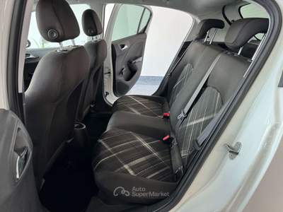 Opel Corsa 5p 1.4 90 cv Gpl Tech Edition Bicolor Full Opt Bianco usata Giugliano in Campania
