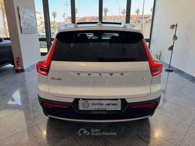Volvo XC40 1.5 t5 Phev Recharge Inscription Tetto Cockpit Full Bianco usata Giugliano in Campania