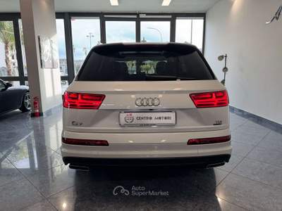 Audi Q7 3.0 tdi Sline S-Line quattro Tetto Matrix Adas Full Bianco usata Giugliano in Campania