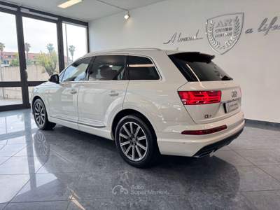 Audi Q7 3.0 tdi Sline S-Line quattro Tetto Matrix Adas Full Bianco usata Giugliano in Campania