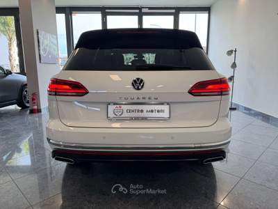 Volkswagen Touareg 3.0 V6 tdi Exclusive 231cv 4Motion Uniprop Stupend Bianco usata Giugliano in Campania