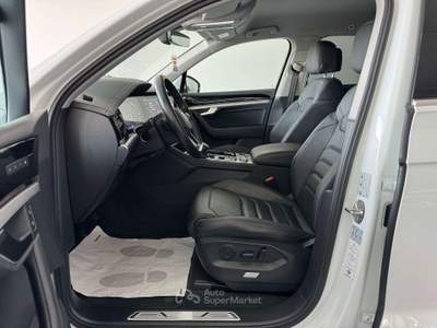 Volkswagen Touareg 3.0 V6 tdi Exclusive 231cv 4Motion Uniprop Stupend Bianco usata Giugliano in Campania