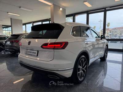 Volkswagen Touareg 3.0 V6 tdi Exclusive 231cv 4Motion Uniprop Stupend Bianco usata Giugliano in Campania