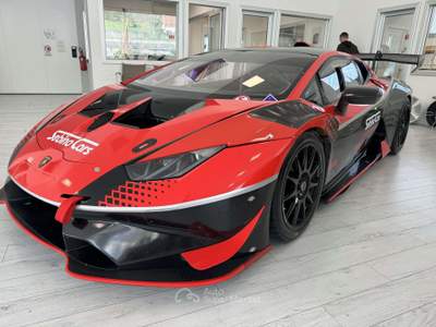 Lamborghini Huracán trofeo Rosso usata Endine Gaiano