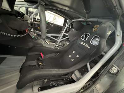 Lamborghini Huracán trofeo Rosso usata Endine Gaiano