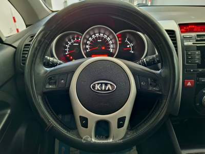 Kia Venga 90cv WGT EX 2010 Argento usata Cerignola