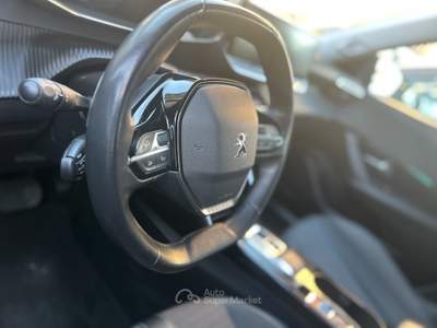 Peugeot 2008 S&S EAT8 Allure Pack Grigio usata Cercola