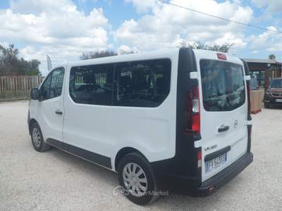 Opel Vivaro 9 posti Bianco usata San Michele Salentino