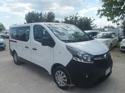 Opel Vivaro 9 posti Bianco usata San Michele Salentino