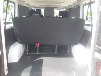 Opel Vivaro 9 posti Bianco usata San Michele Salentino