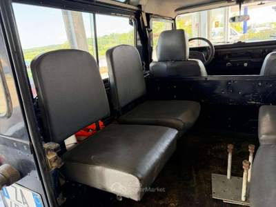 Land Rover Defender Defender 3p 2.0 Country Blu/Azzurro usata Foligno