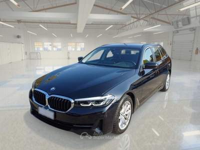 BMW Serie 5 518d BMW SERIE 5 518D BUSINESS MH48V TOURING AUTO STATION WAGON usata Pozzuoli