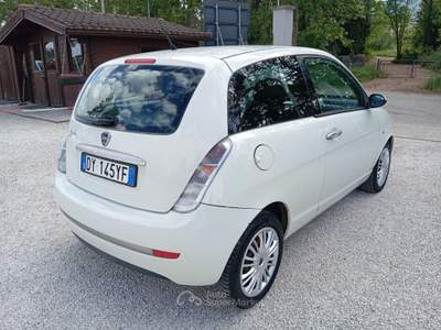 Lancia Ypsilon Argento Ecochic GPL Bianco usata Ponzano Romano