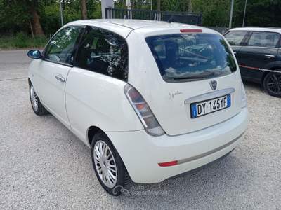 Lancia Ypsilon Argento Ecochic GPL Bianco usata Ponzano Romano