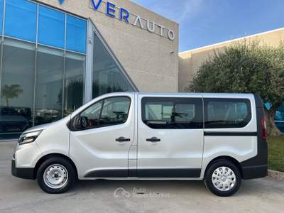 Nissan Primastar 27 2.0 dCi 150CV PC-TN Furgone Tekna Grigio usata Gela