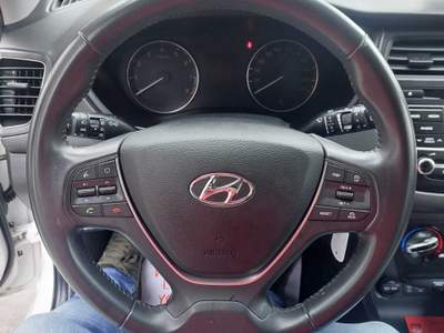 Hyundai i20 hyundai i 20 1.2 benzina 84 cv style Bianco usata Mirabella Eclano