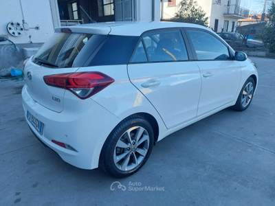 Hyundai i20 hyundai i 20 1.2 benzina 84 cv style Bianco usata Mirabella Eclano