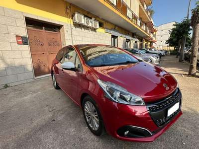 Peugeot 208 1° serie PureTech 82 5p. GPL Allure Lilla usata Afragola