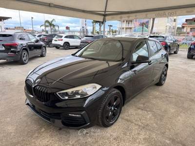 BMW Serie 1 116d 116 d 5p. AUT. DARK NIGHT - MY21 Nero usata Qualiano