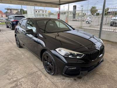 BMW Serie 1 116d 116 d 5p. AUT. DARK NIGHT - MY21 Nero usata Qualiano