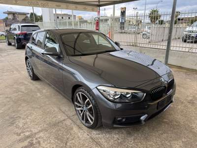 BMW Serie 1 116d SERIE 116 116d 5p. SPORT - MY16 Grigio usata Qualiano