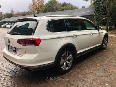 Volkswagen Passat 2.0 TDI 190 CV 4MOTION DSG BMT Bianco usata ROSà