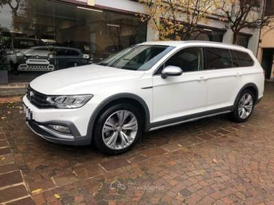 Volkswagen Passat 2.0 TDI 190 CV 4MOTION DSG BMT Bianco usata ROSà