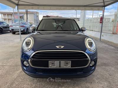MINI Clubman 1.5 COOPER D 5p. AUT. HYPE - MY17 Blu/Azzurro usata Qualiano