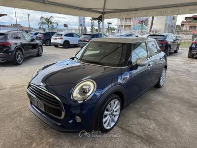 MINI Clubman 1.5 COOPER D 5p. AUT. HYPE - MY17 Blu/Azzurro usata Qualiano