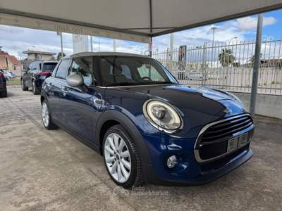MINI Clubman 1.5 COOPER D 5p. AUT. HYPE - MY17 Blu/Azzurro usata Qualiano
