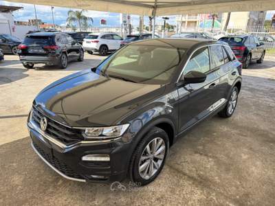 Volkswagen T-Roc SCR 150 CV DSG ADVANCED Grigio usata Qualiano