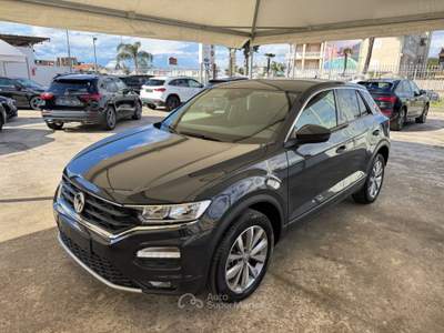 Volkswagen T-Roc SCR 150 CV DSG ADVANCED Grigio usata Qualiano