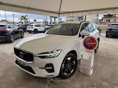 Volvo XC60 AWD MILD HYBRID MOMENTUM - 2021 Bianco usata Qualiano