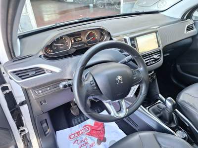 Peugeot 2008 Peugeot 2008 1.6 hdi allure 92cv Bianco usata Mirabella Eclano