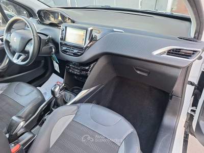 Peugeot 2008 Peugeot 2008 1.6 hdi allure 92cv Bianco usata Mirabella Eclano