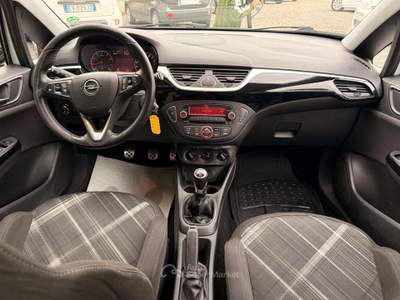 Opel Corsa 1.4 90CV GPL Tech 5 porte b-Color Bianco usata Teano