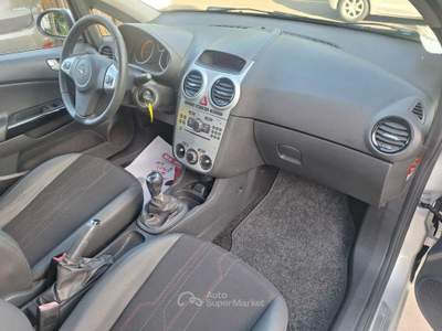 Opel Corsa opel corsa 1.2 86 cv gpl Argento usata Mirabella Eclano