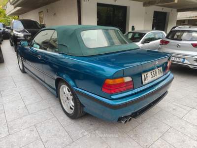 BMW Serie 3 328i Cabrio E36–Manuale––STORICA Verde usata Cappelle sul Tavo