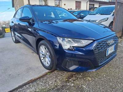 Audi A3 aidi a 3 30 1.6 tdi  116 cv Blu/Azzurro usata Mirabella Eclano